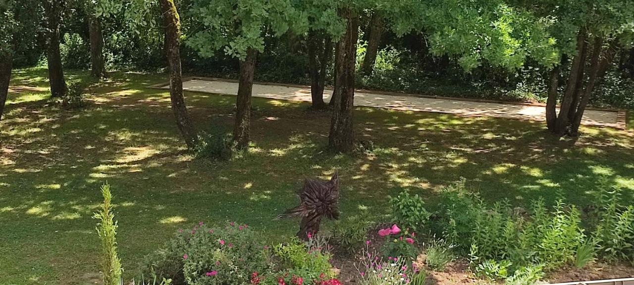 Aux Couleurs D'Esteil Sainte-Nathalène Esterno foto